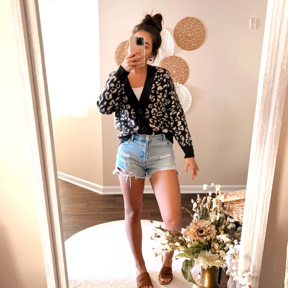 (universal thread) black & white knit soft cheetah print button cardigan
